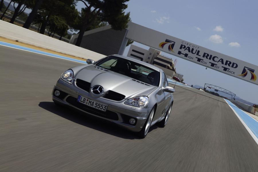  Mercedes-Benz SLK55 AMG 2005 года  (фото 31 из 96)